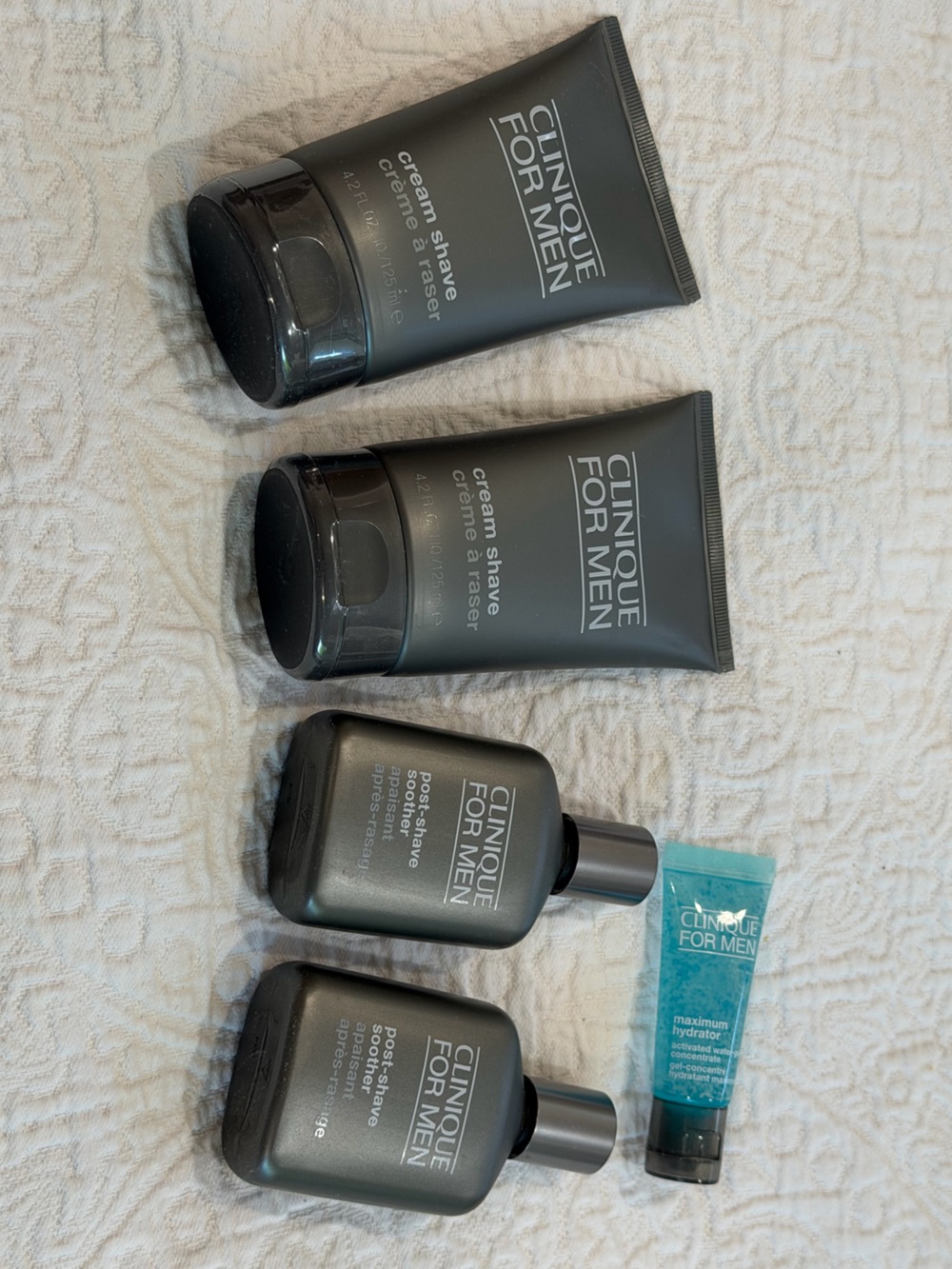 Clinique For Men Grooming Set — 2 Cream Shave, 2 Post Shave Soother, 1 Sample